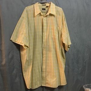 Men’s 4XLT short sleeve dress shirt.